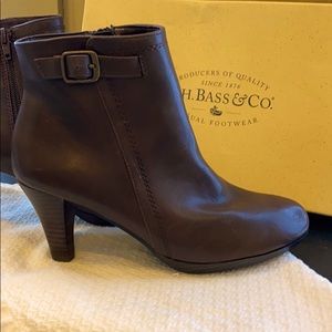 🐟G.H.BASS&Co. Brown Vegan Leather Heeled Booties